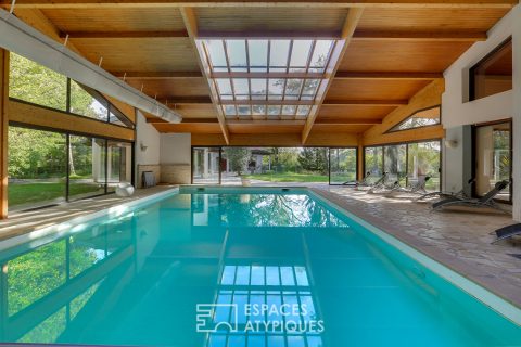 Seventies-style property and its indoor swimming pool