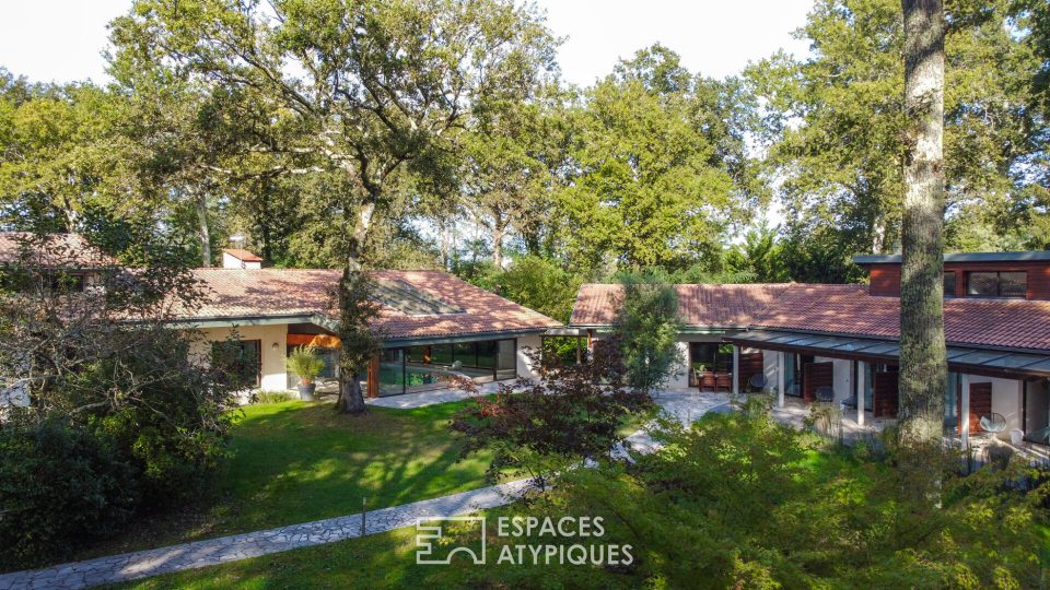 Propriété aux allures seventies et ses chambres d'hôtes haut de gamme