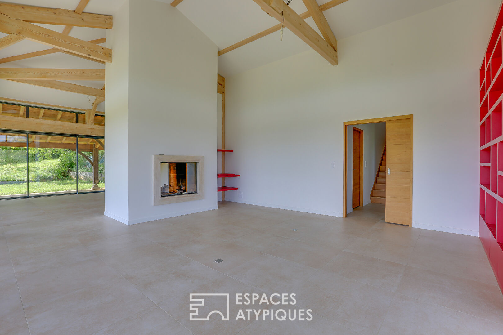 Architect’s house overlooking the Pyrenees