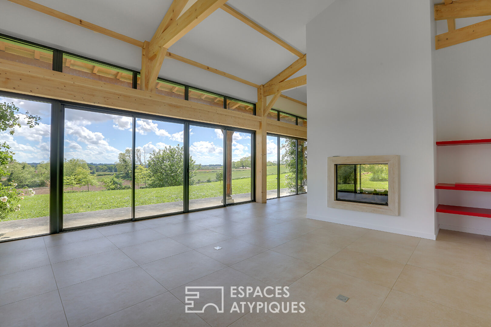 Architect’s house overlooking the Pyrenees