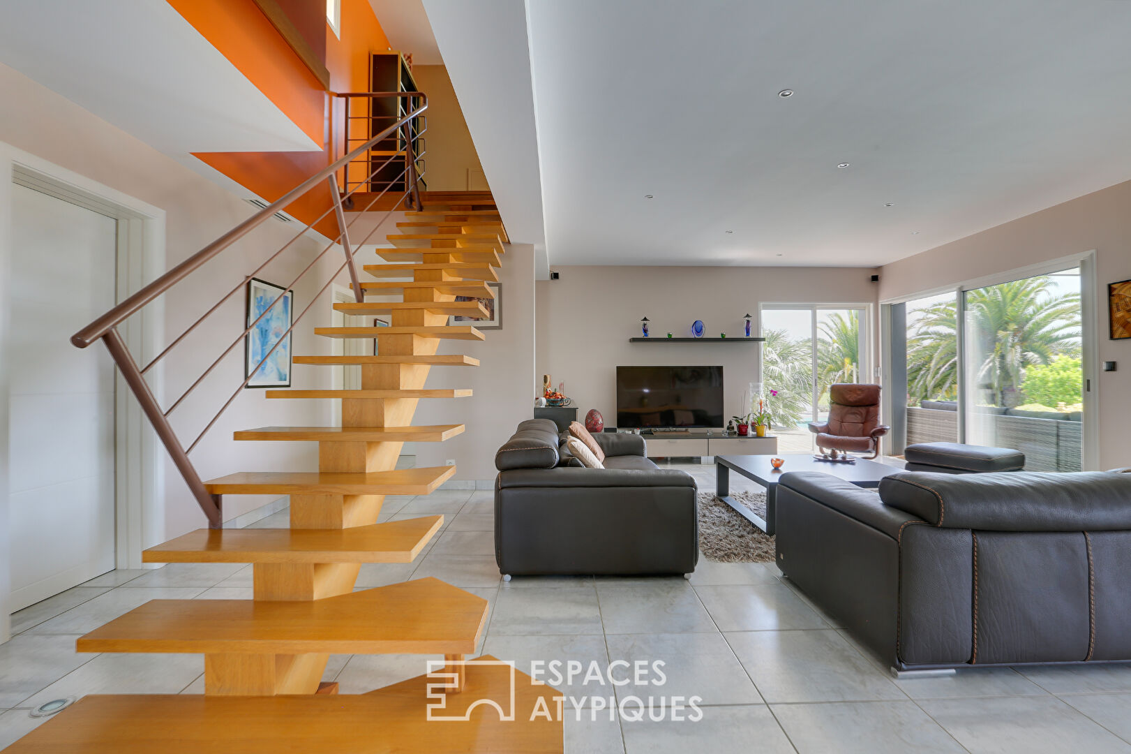 Villa d’architecte dominant la chaîne des Pyrénées