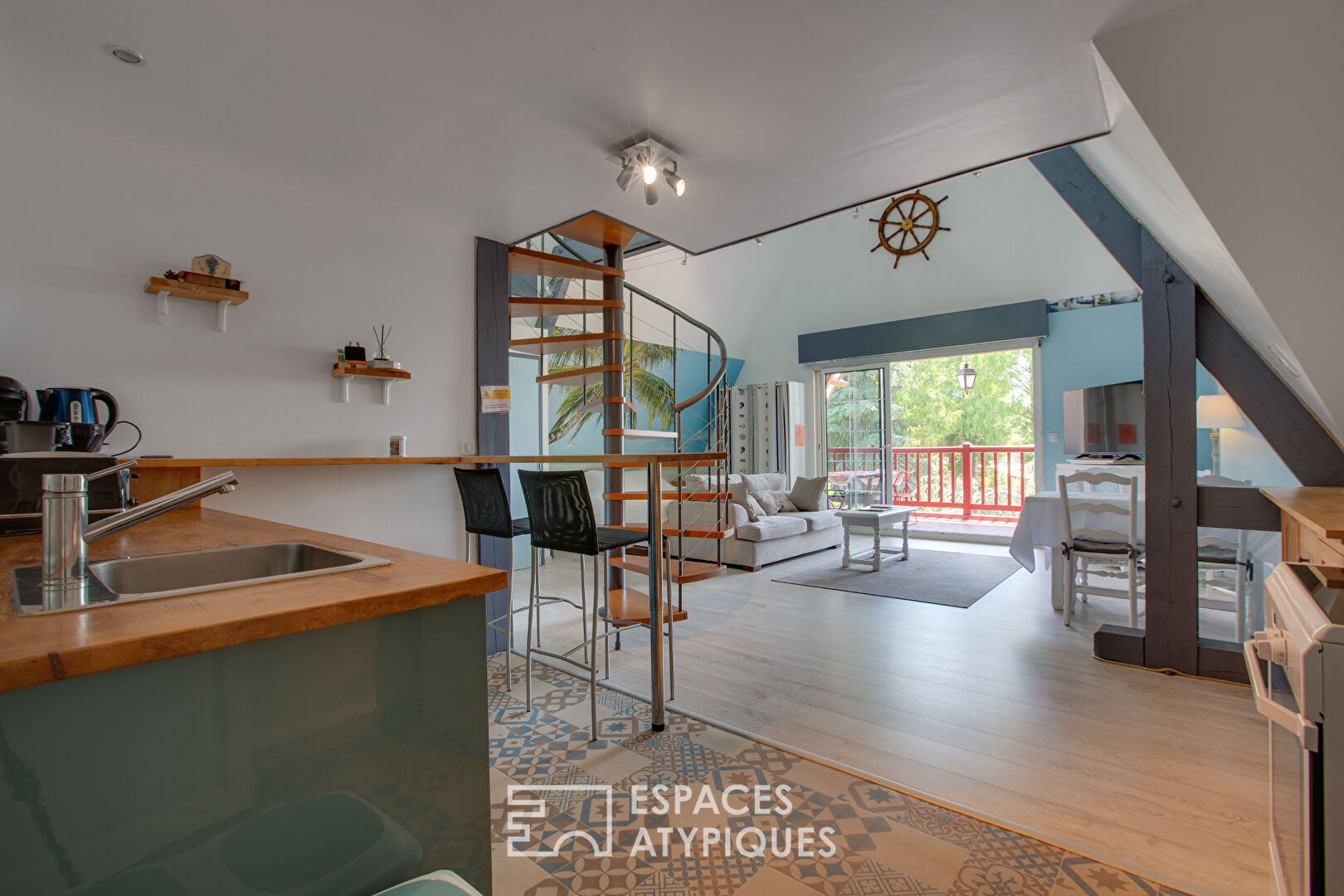 Maison style Anglo-Normand avec piscine