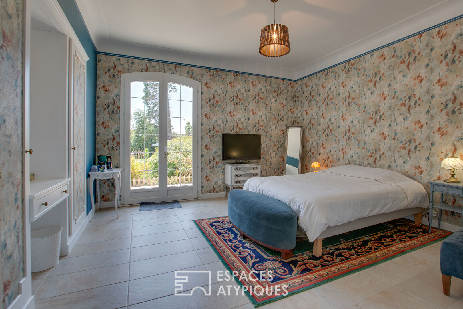 Maison style Anglo-Normand avec piscine