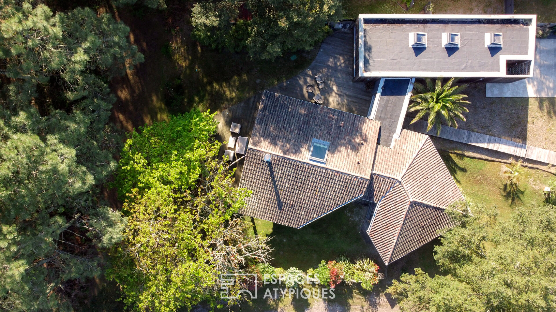 Villa d'architecte en bois à 2 km des plages