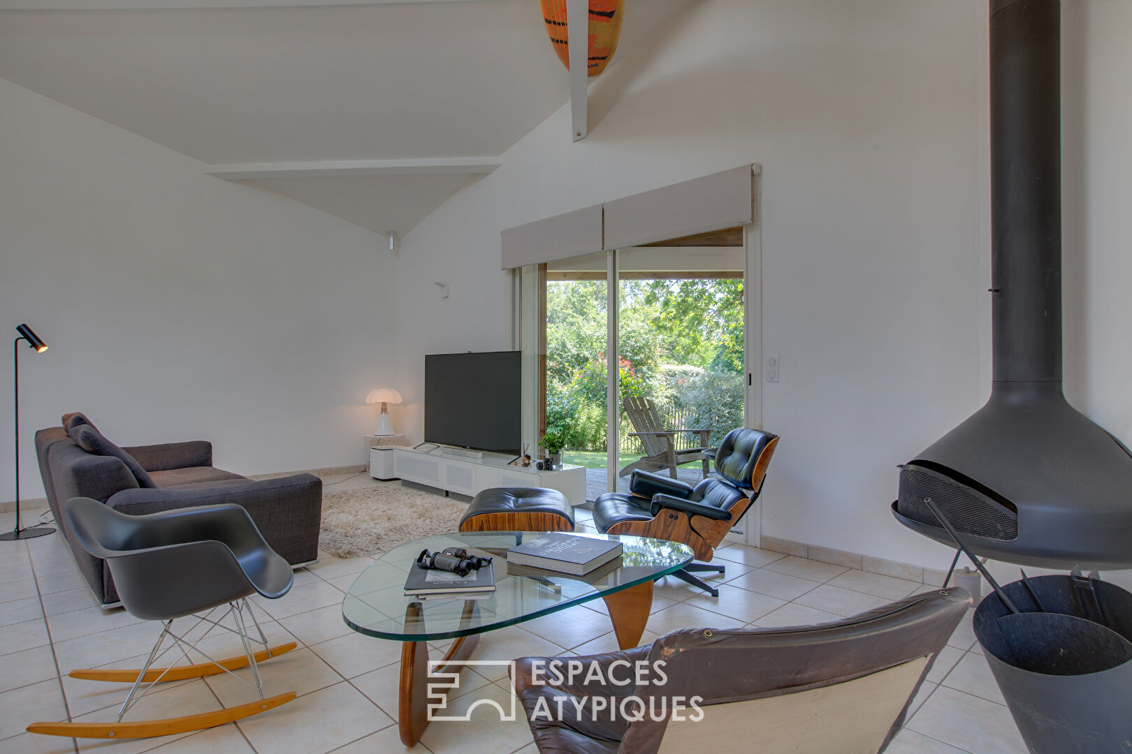 Villa d’architecte en bois à 2 km des plages