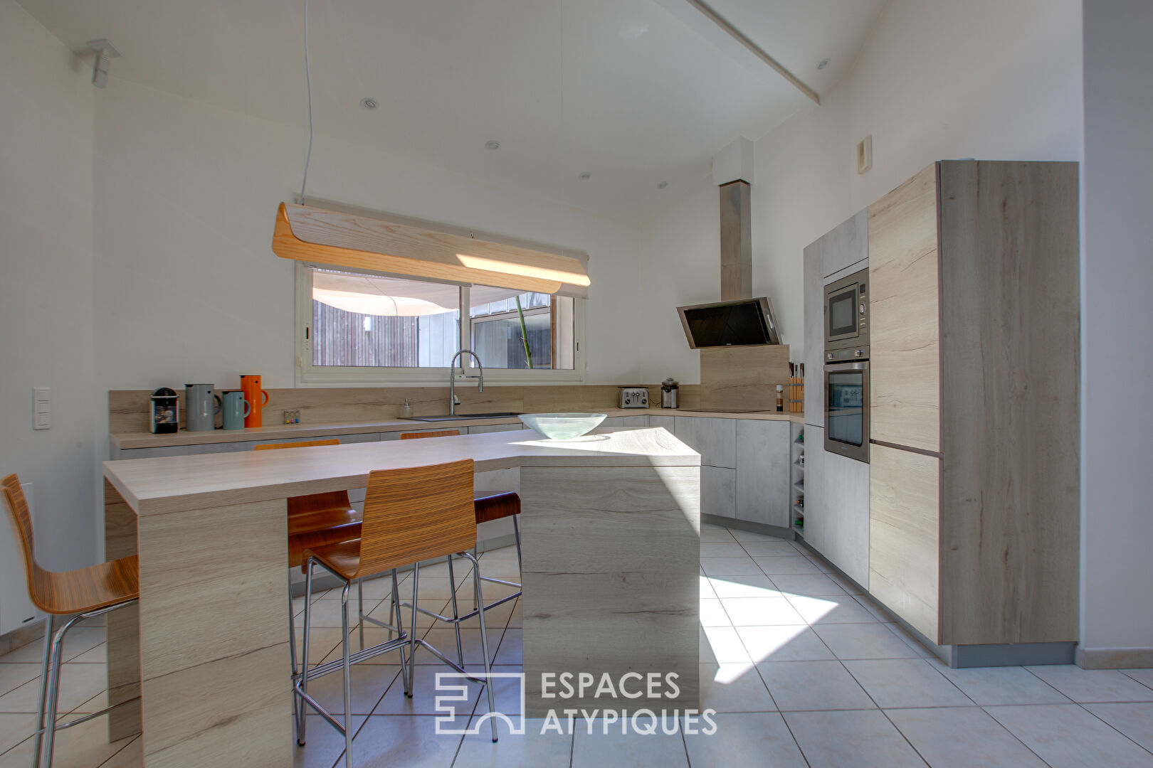 Villa d’architecte en bois à 2 km des plages