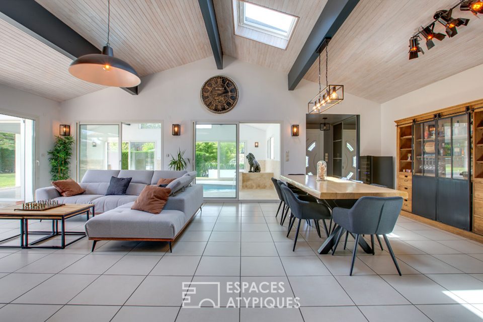 Maison d'architecte avec piscine intérieure
