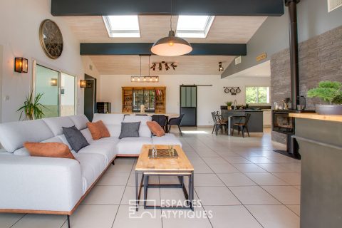 Architect-designed house with indoor swimming pool