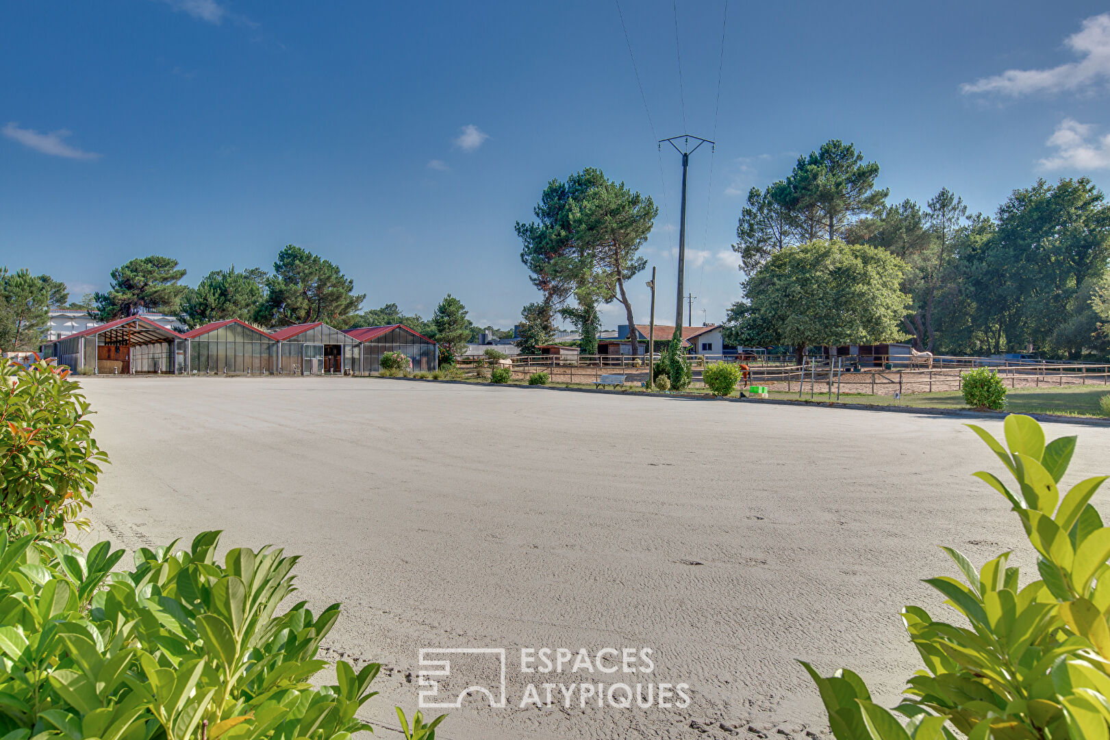 Atypical equestrian property at the gates of Dax