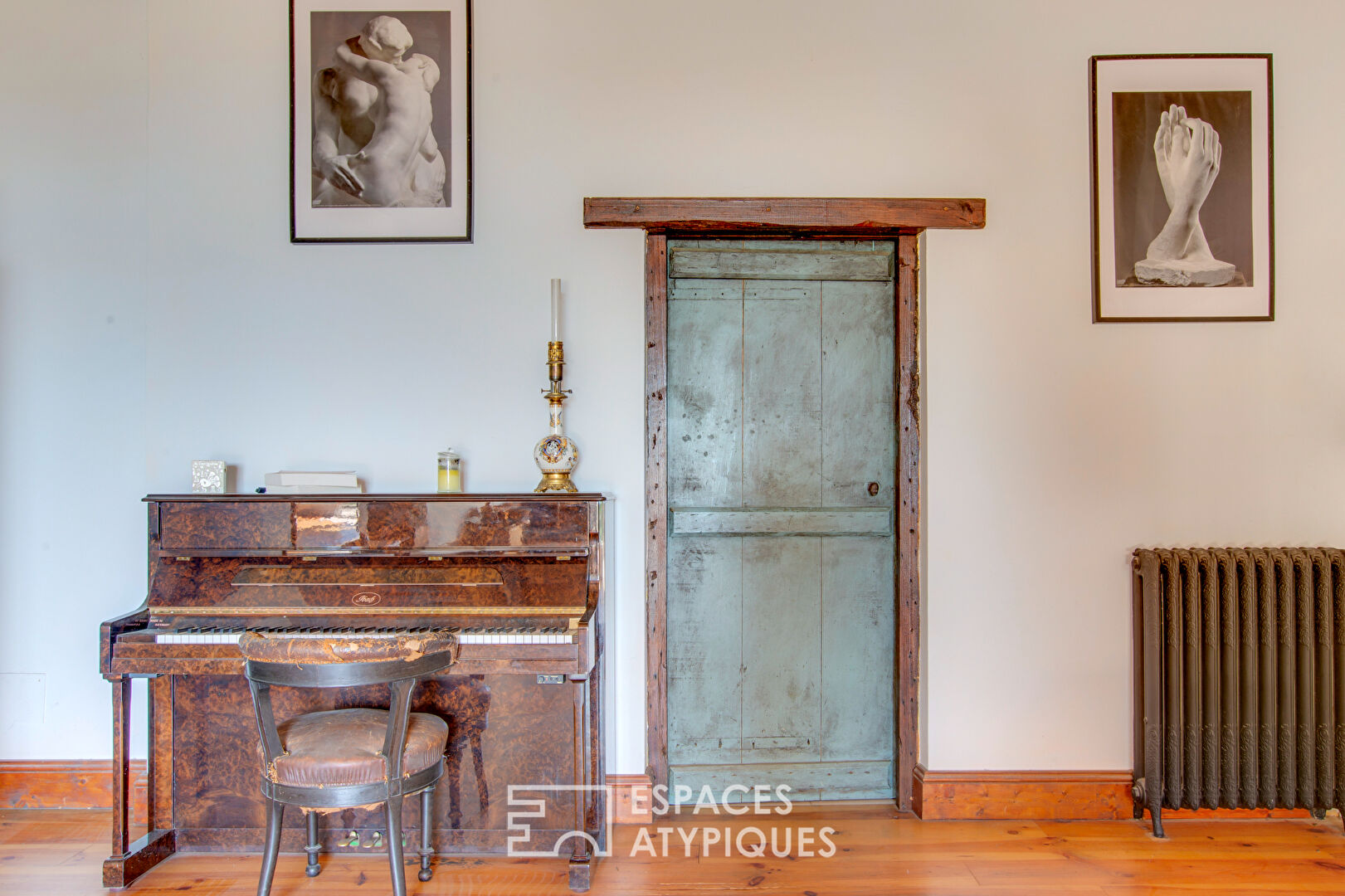 Vue Pyrénées et charme de l&rsquo;ancien : propriété familiale avec dépendance et piscine