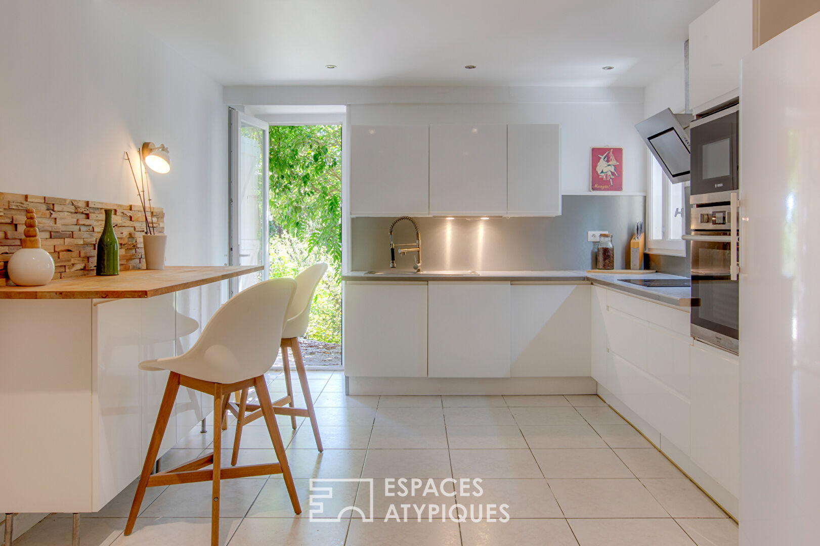 Vue Pyrénées et charme de l&rsquo;ancien : propriété familiale avec dépendance et piscine