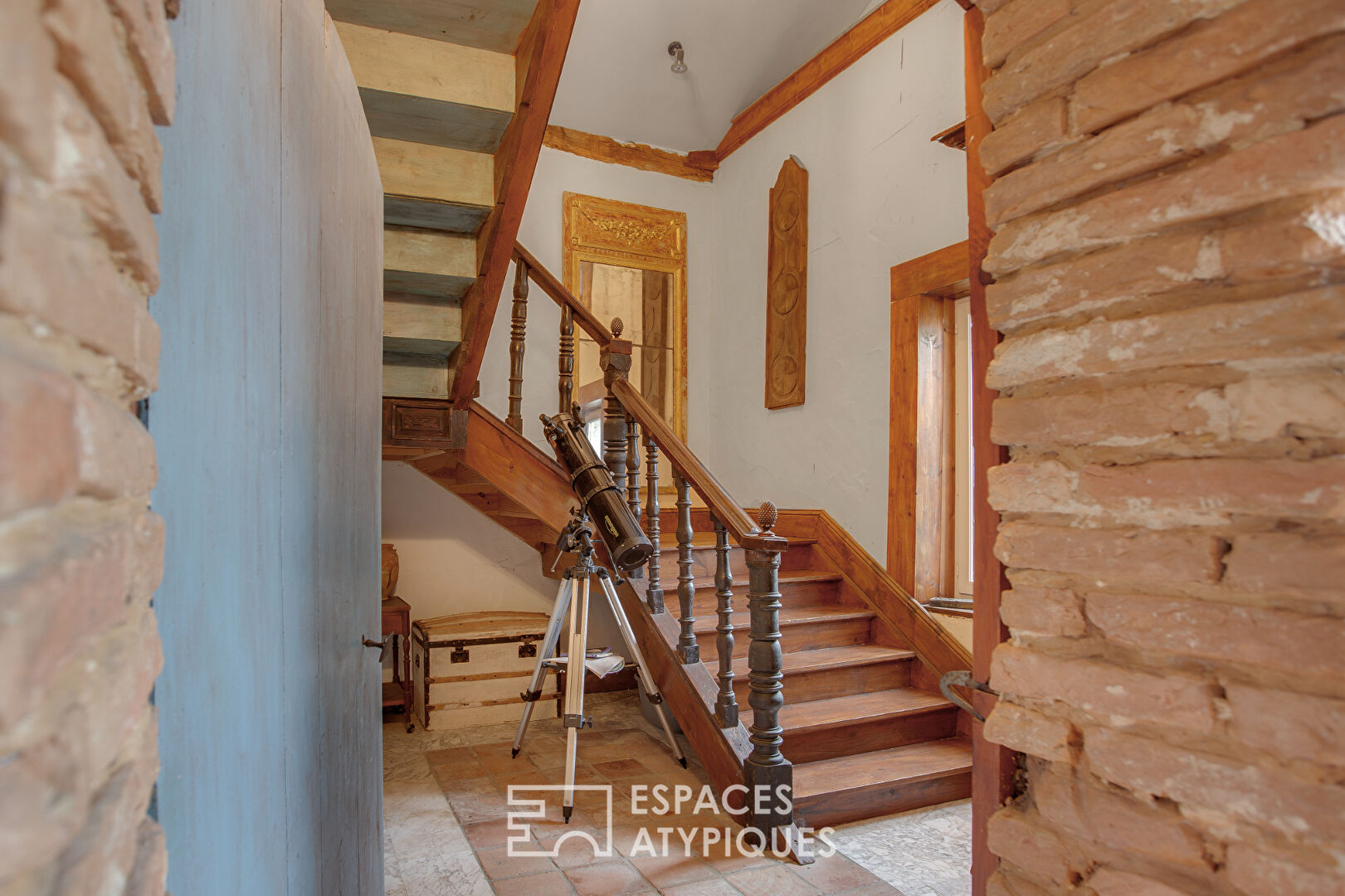 Vue Pyrénées et charme de l&rsquo;ancien : propriété familiale avec dépendance et piscine