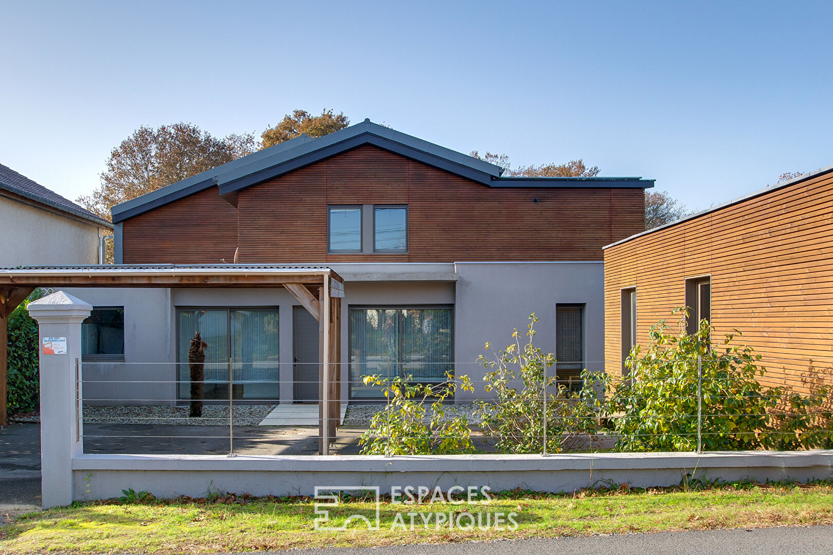 Family architect’s house with a Zen spirit