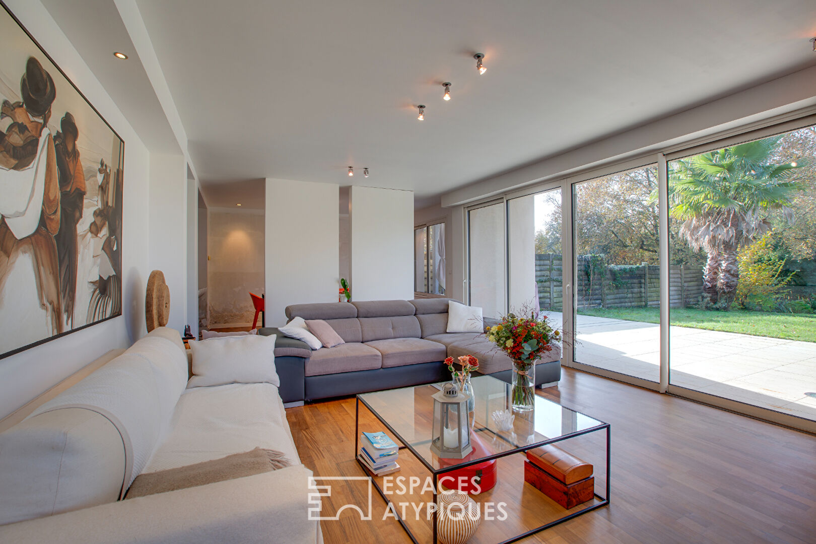 Family architect’s house with a Zen spirit