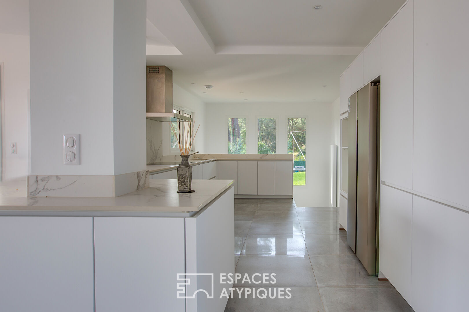 Seventies-style villa with panoramic view