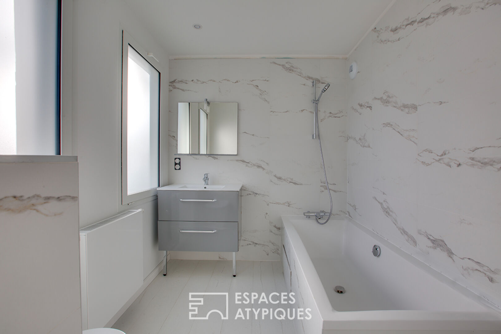 Seventies-style villa with panoramic view