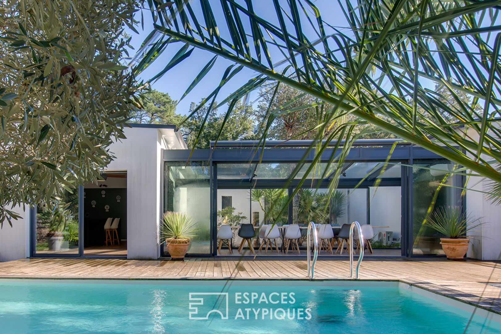 Architect’s house in a privileged environment