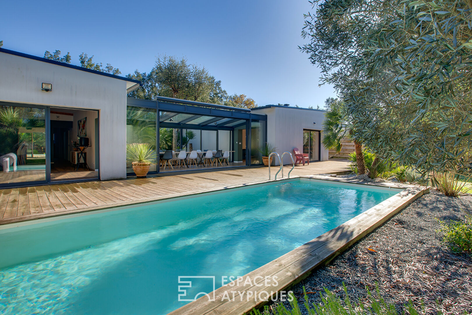 Architect’s house in a privileged environment