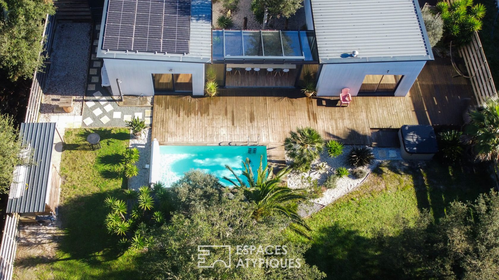 Architect’s house in a privileged environment