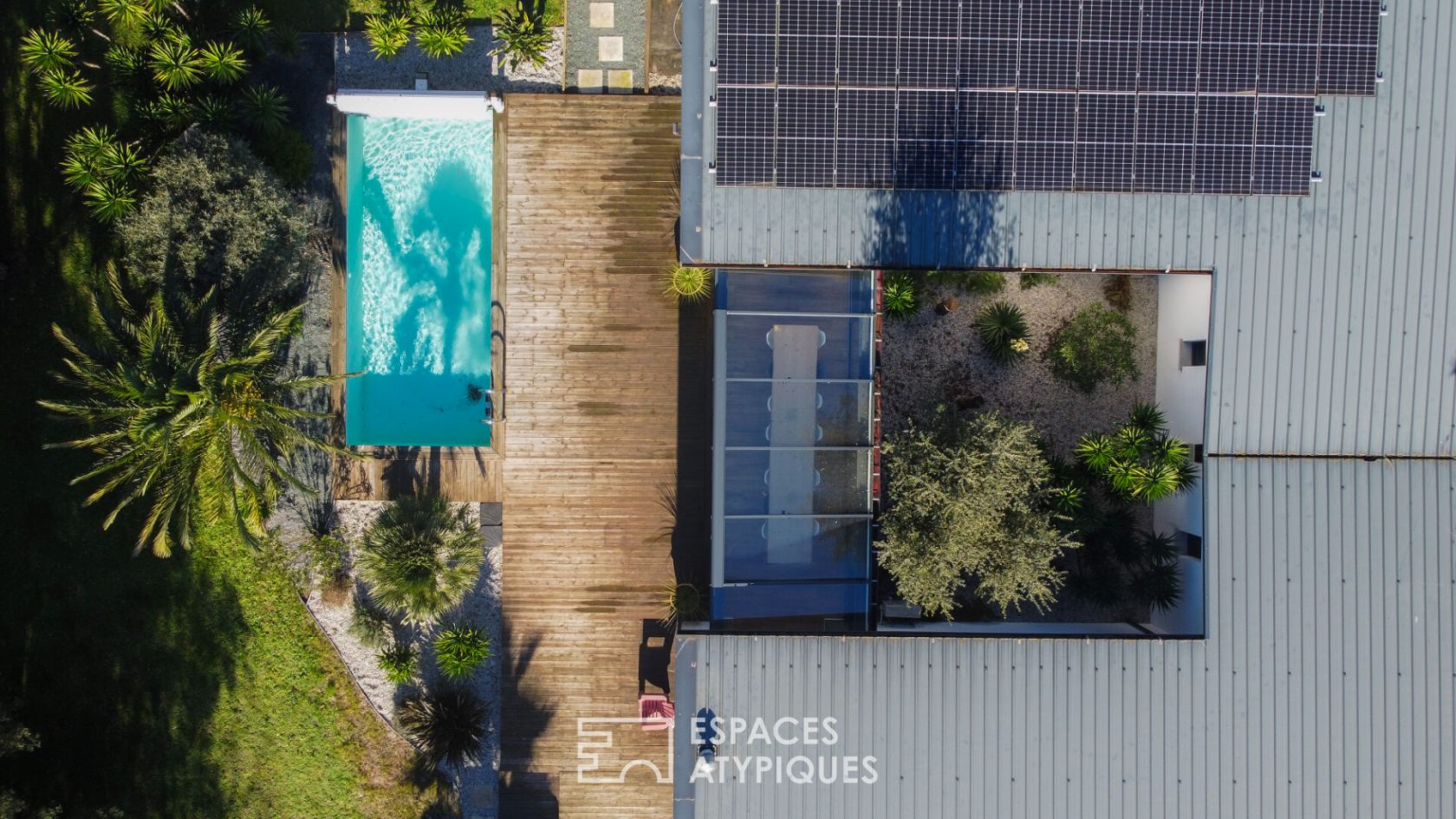 Architect’s house in a privileged environment