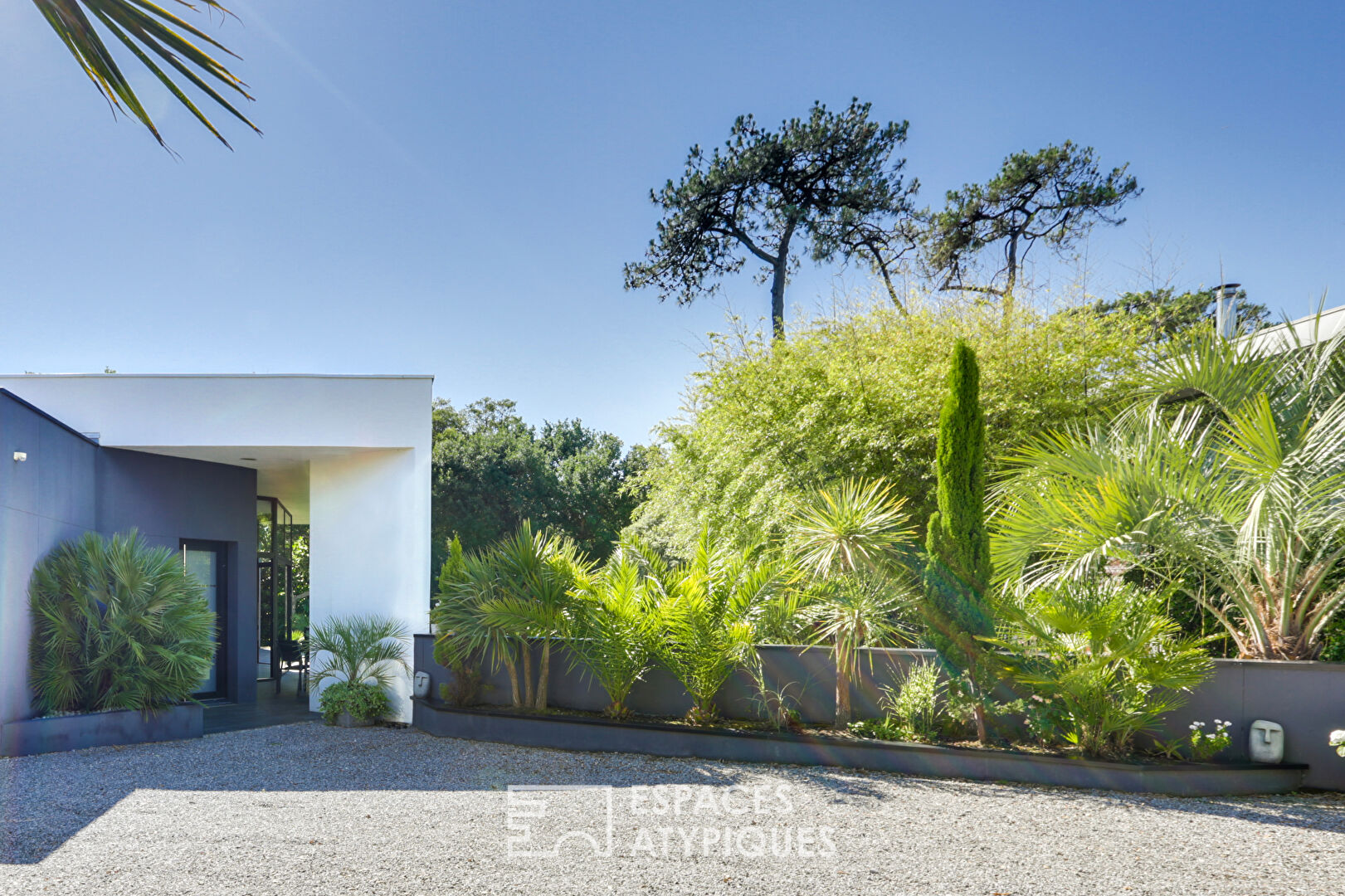 Villa d’architecte ultra-contemporaine aux portes de l’océan