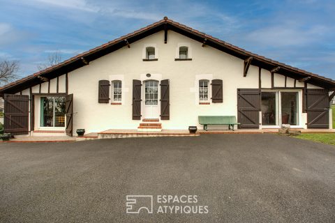 Authentic renovated Landes farmhouse and its outbuildings