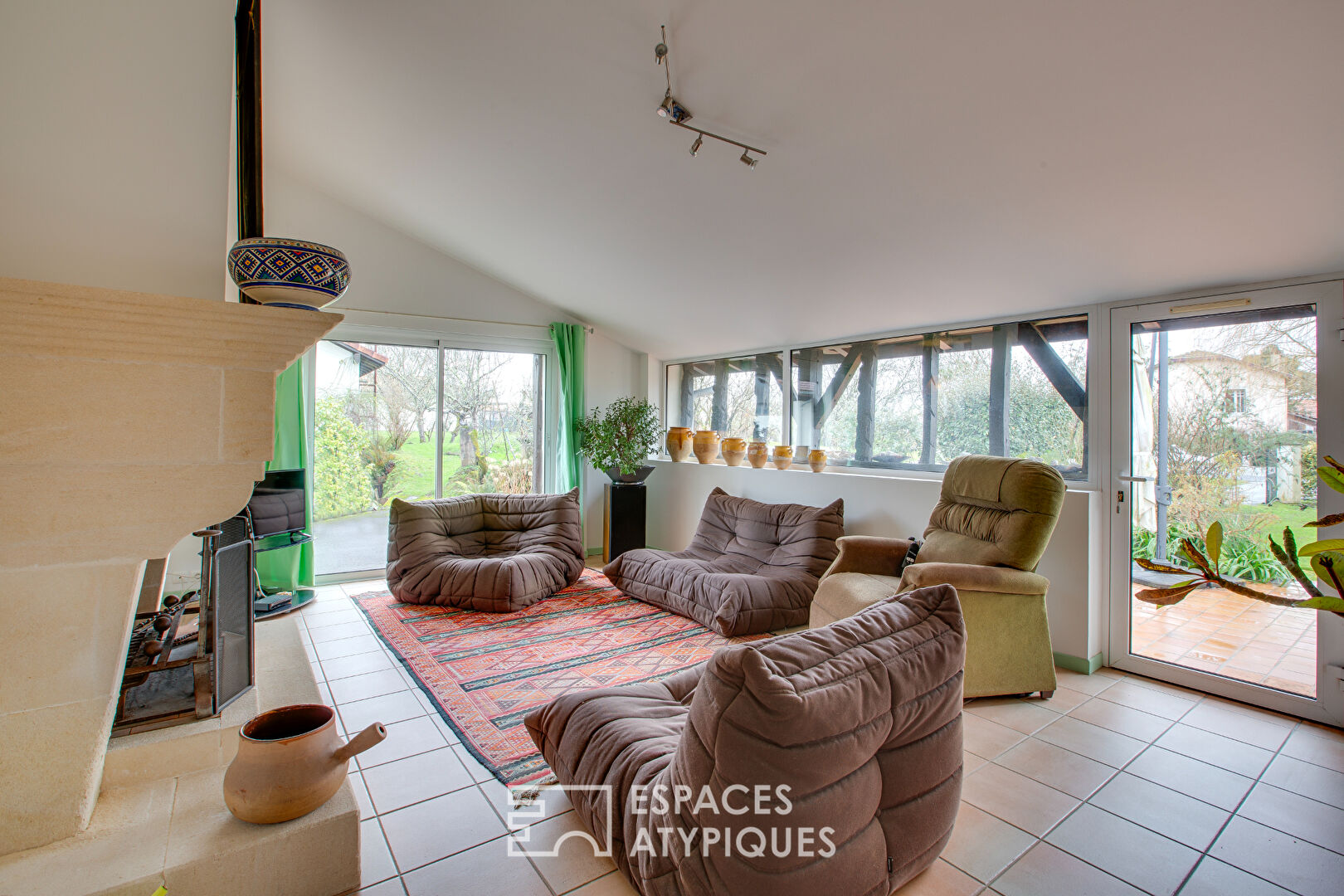 Authentic renovated Landes farmhouse and its outbuildings