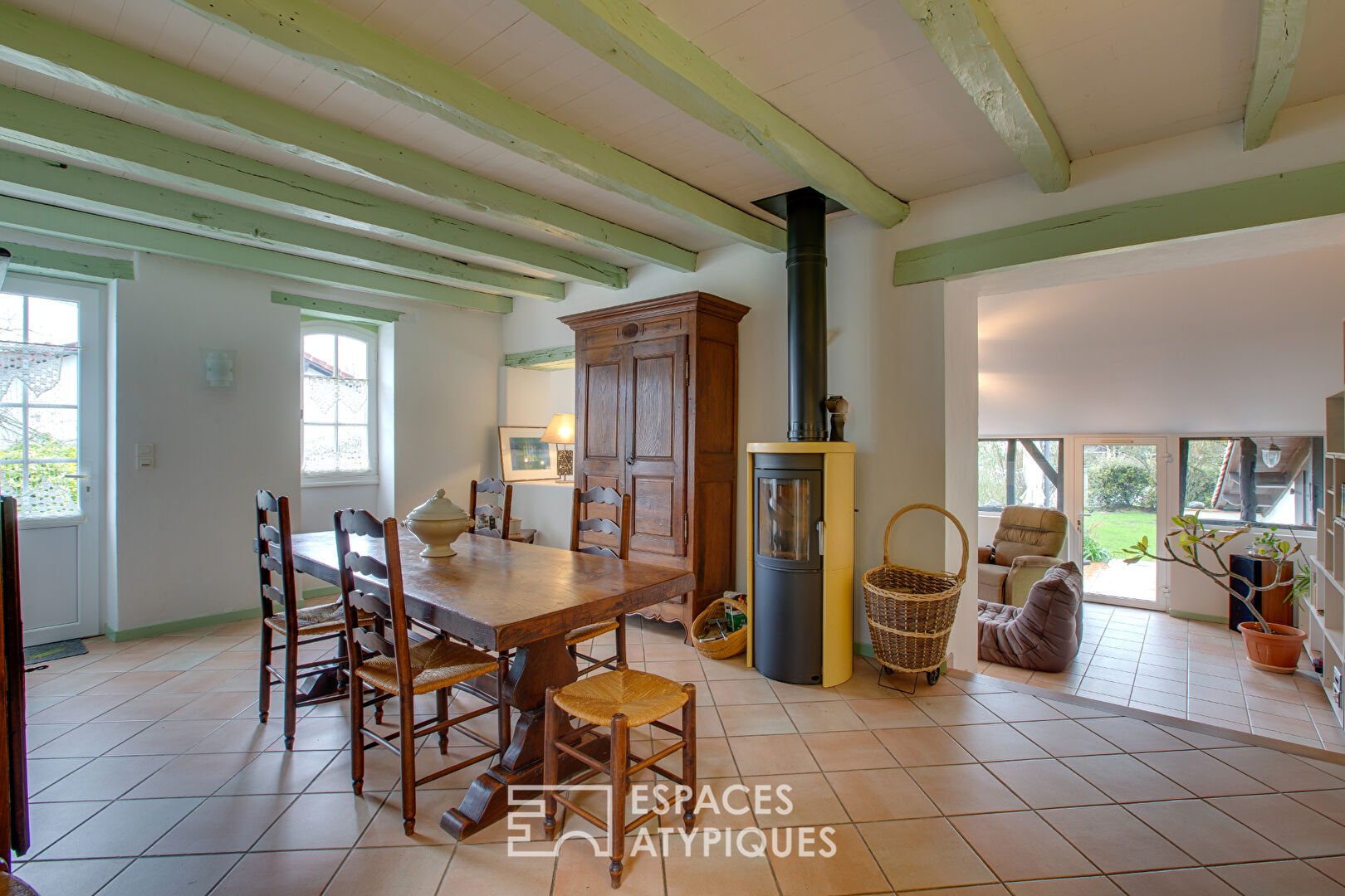 Authentic renovated Landes farmhouse and its outbuildings