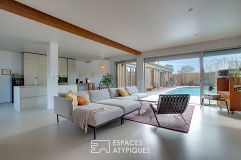 Contemporary villa in the heart of the village