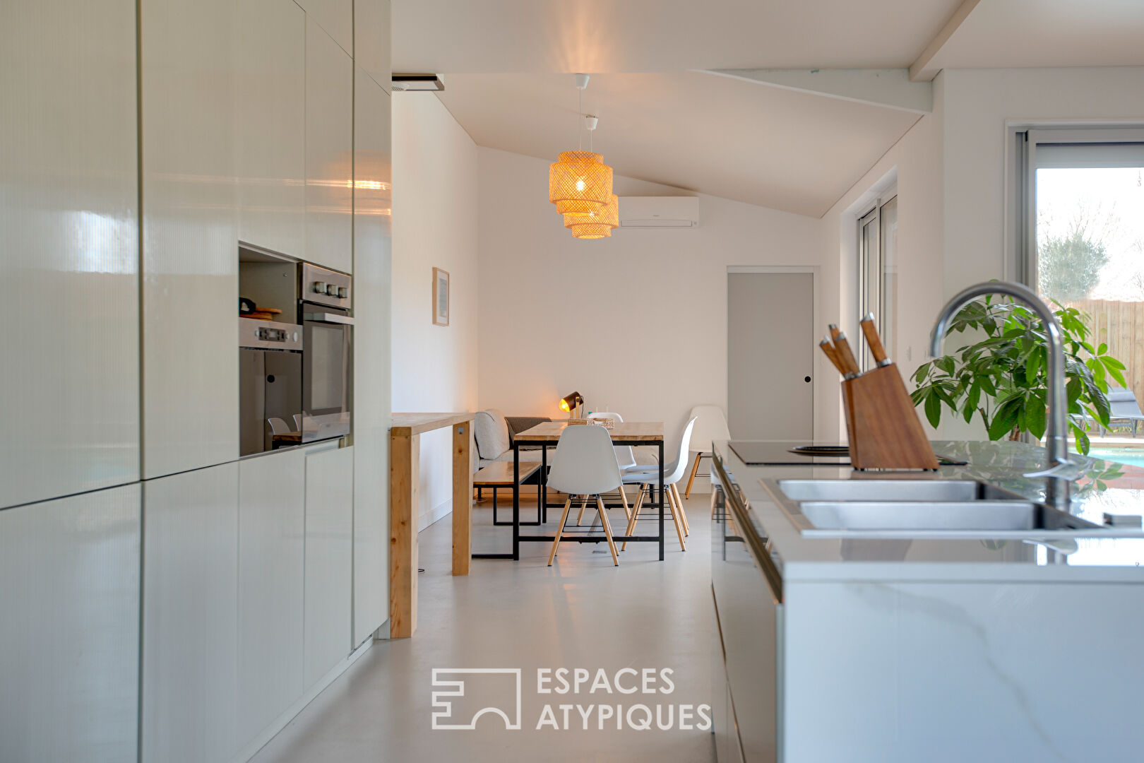 Contemporary villa in the heart of the village
