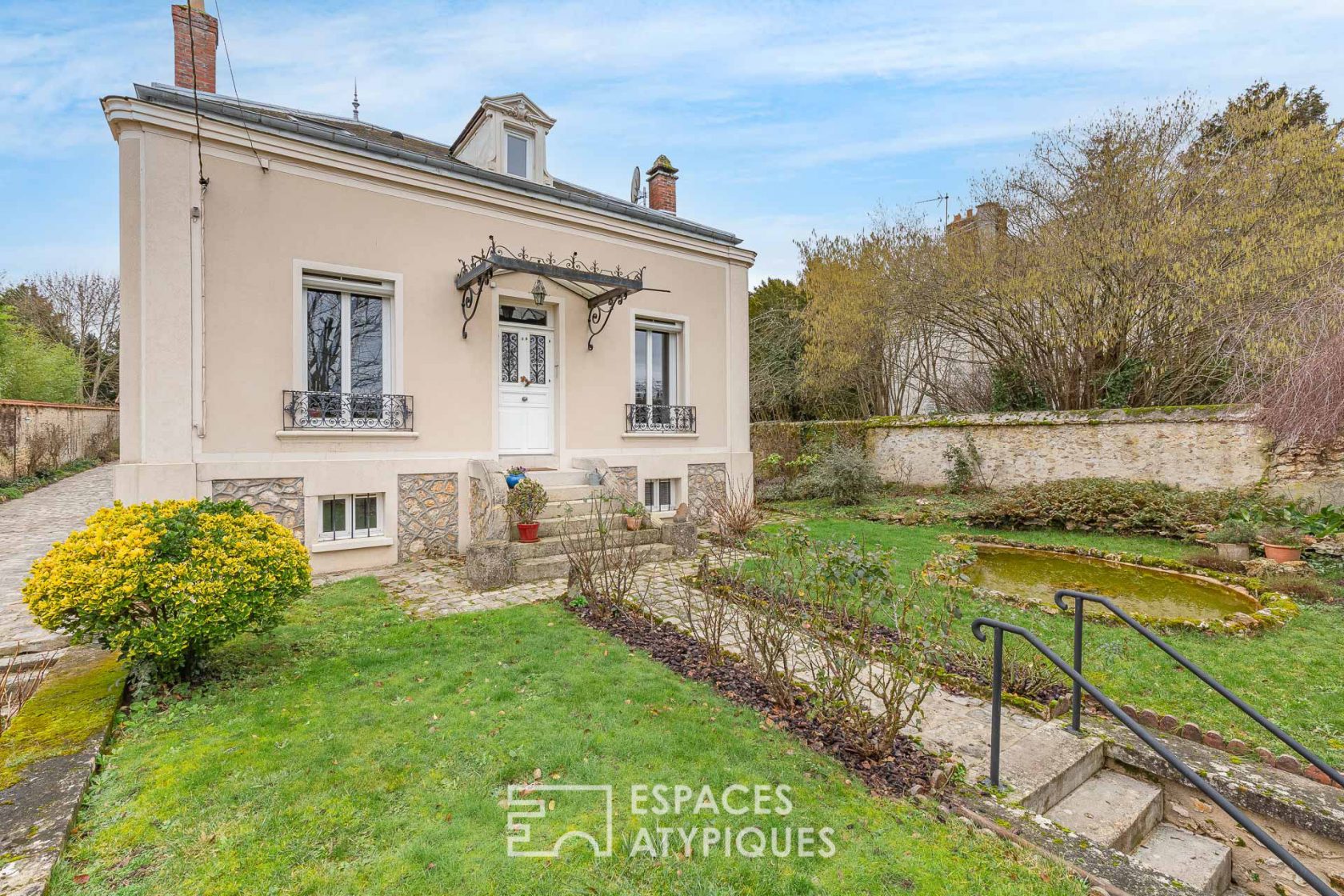 Maison de charme dans son écrin de verdure