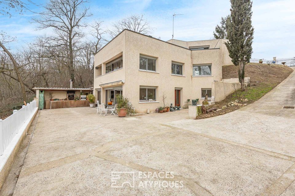 91310 MONTLHERY - Maison d'architecte des années 80 avec vue - Réf. 0017EAE