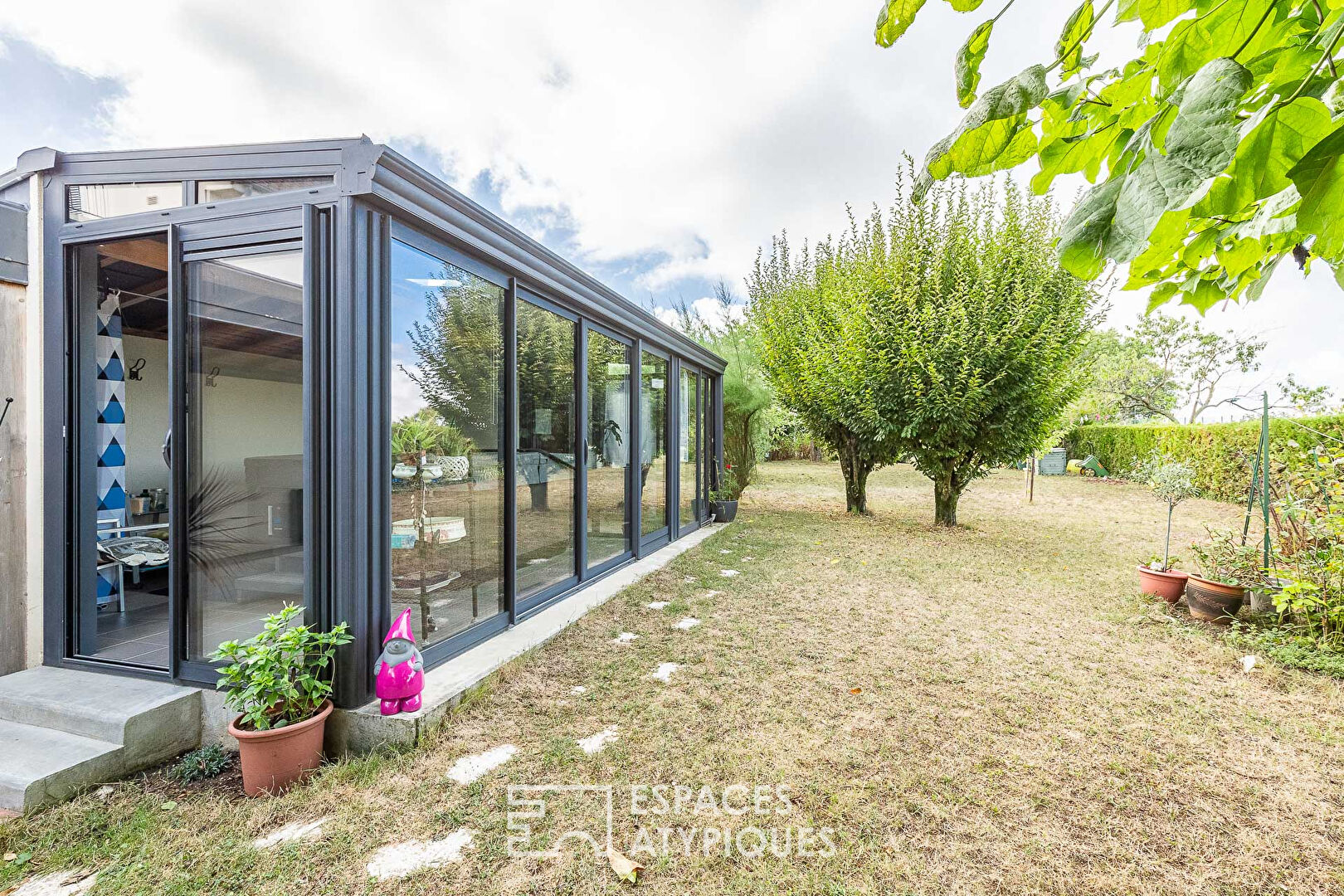 La maison d’architecte en bois.