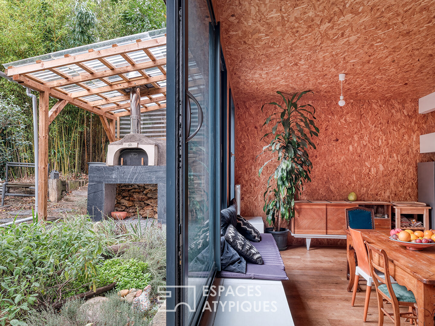 La Maison d’architecte en Bois et son écrin de verdure