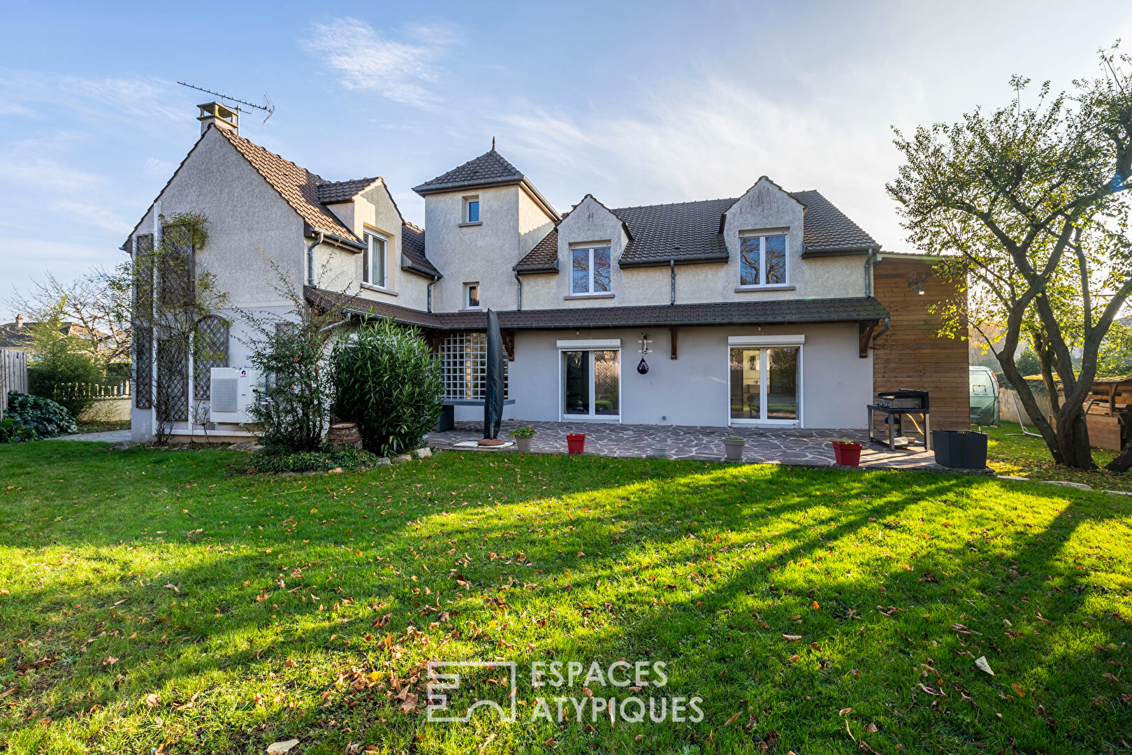 Vente La Maison familiale à BRETIGNY SUR ORGE - 223 m2 - Espaces Atypiques  Essonne