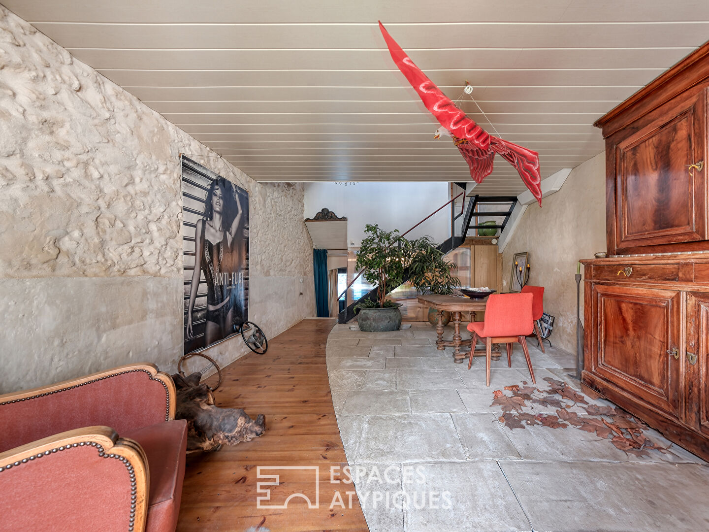 La maison en pierre et sa grange XXL au coeur du village