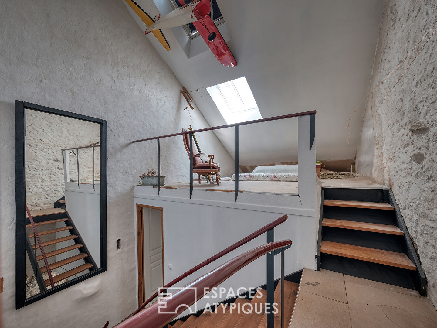 La maison en pierre et sa grange XXL au coeur du village