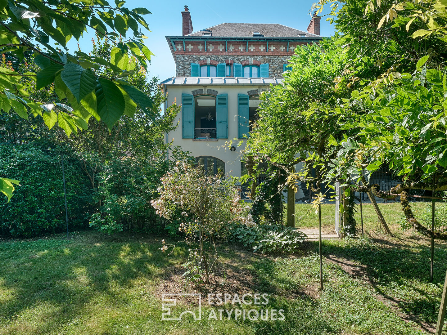 La belle propriété historique en bord de Juine