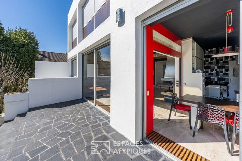 La maison d’architecte lumineuse avec jardin dans un quartier recherché