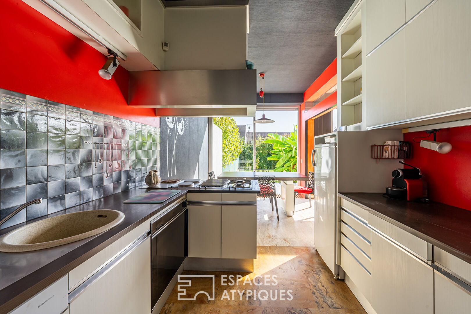 La maison d’architecte lumineuse avec jardin dans un quartier recherché