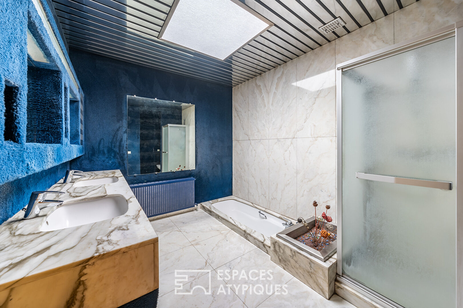 La maison d’architecte lumineuse avec jardin dans un quartier recherché