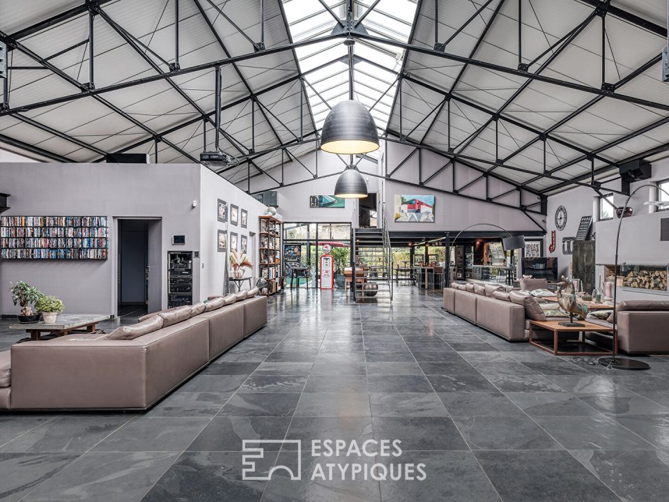 Loft d'exception au bord de l'eau, avec jardin et piscine intérieure - Réf. 433EAE1 Loft d'exception au bord de l'eau, avec jardin et piscine intérieure