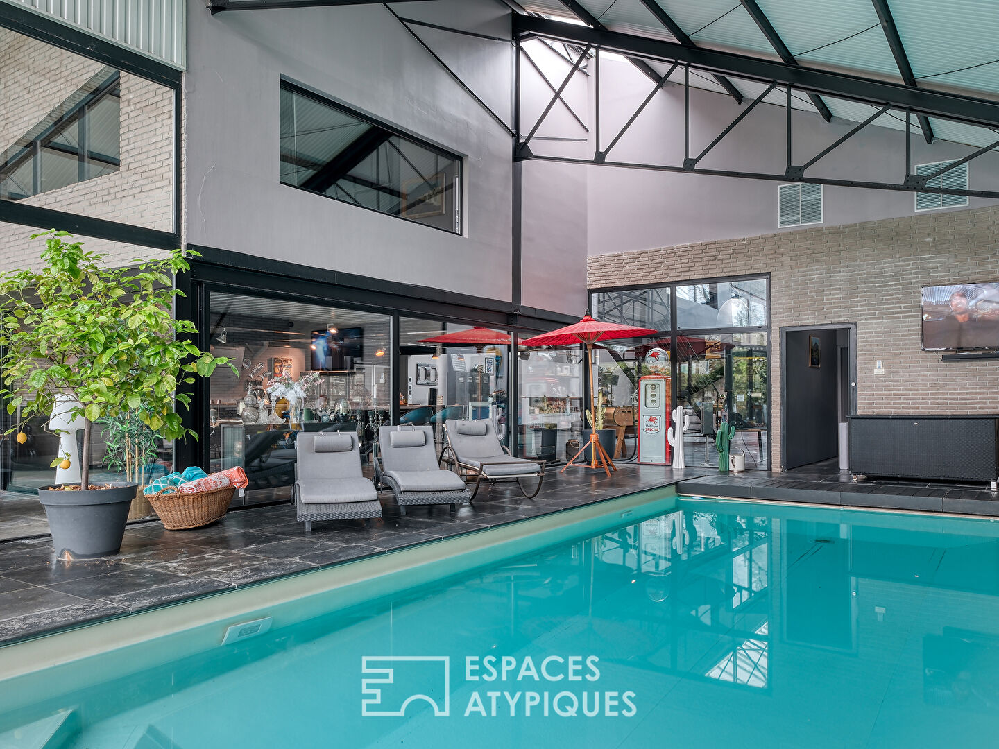 Loft d’exception au bord de l’eau, avec jardin et piscine intérieure