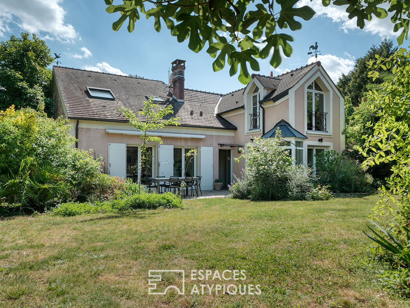 Maison de charme avec jardin arboré au coeur de Morsang-sur-Seine