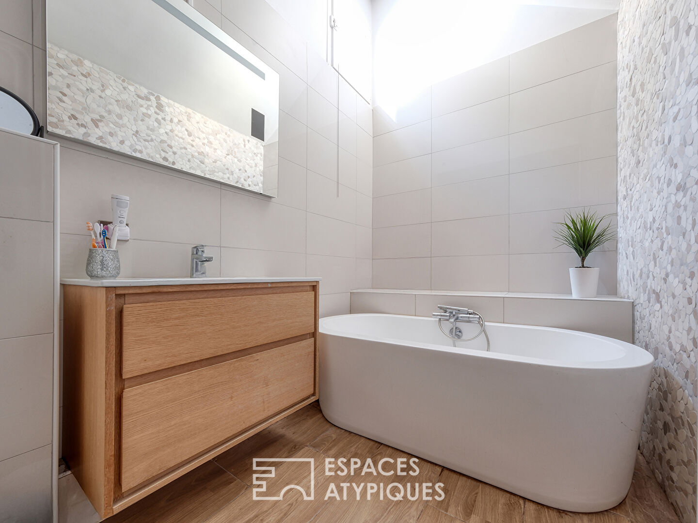 À Boutigny-sur-Essonne, une maison d’architecte entre nature, lumière et vie équestre