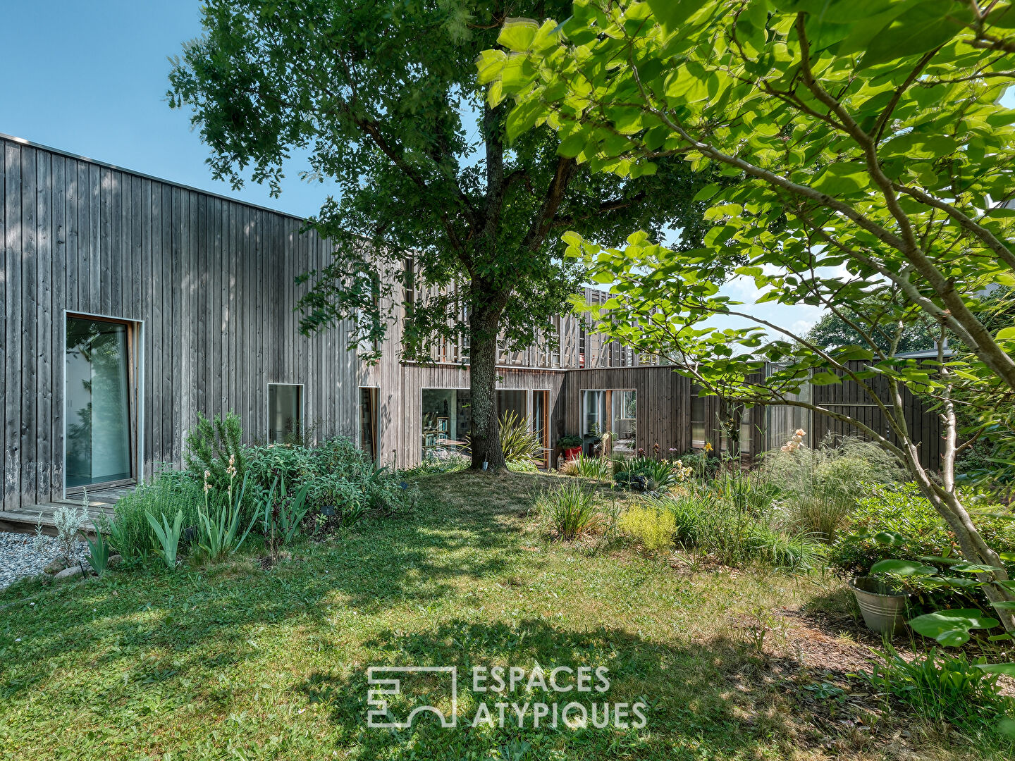 Maison d’architecte en ossature bois au coeur de Verrières le buisson