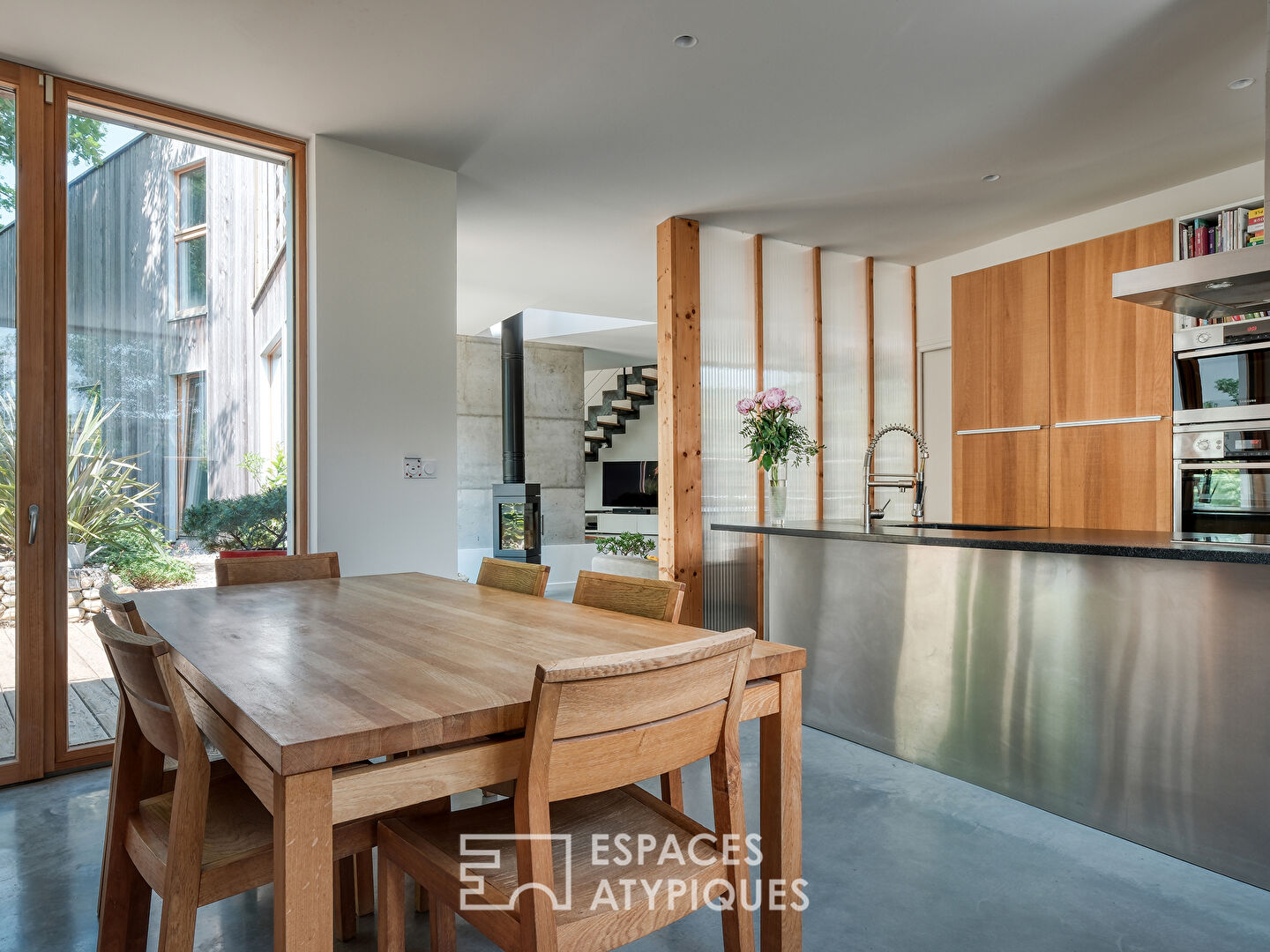 Maison d’architecte en ossature bois au coeur de Verrières le buisson