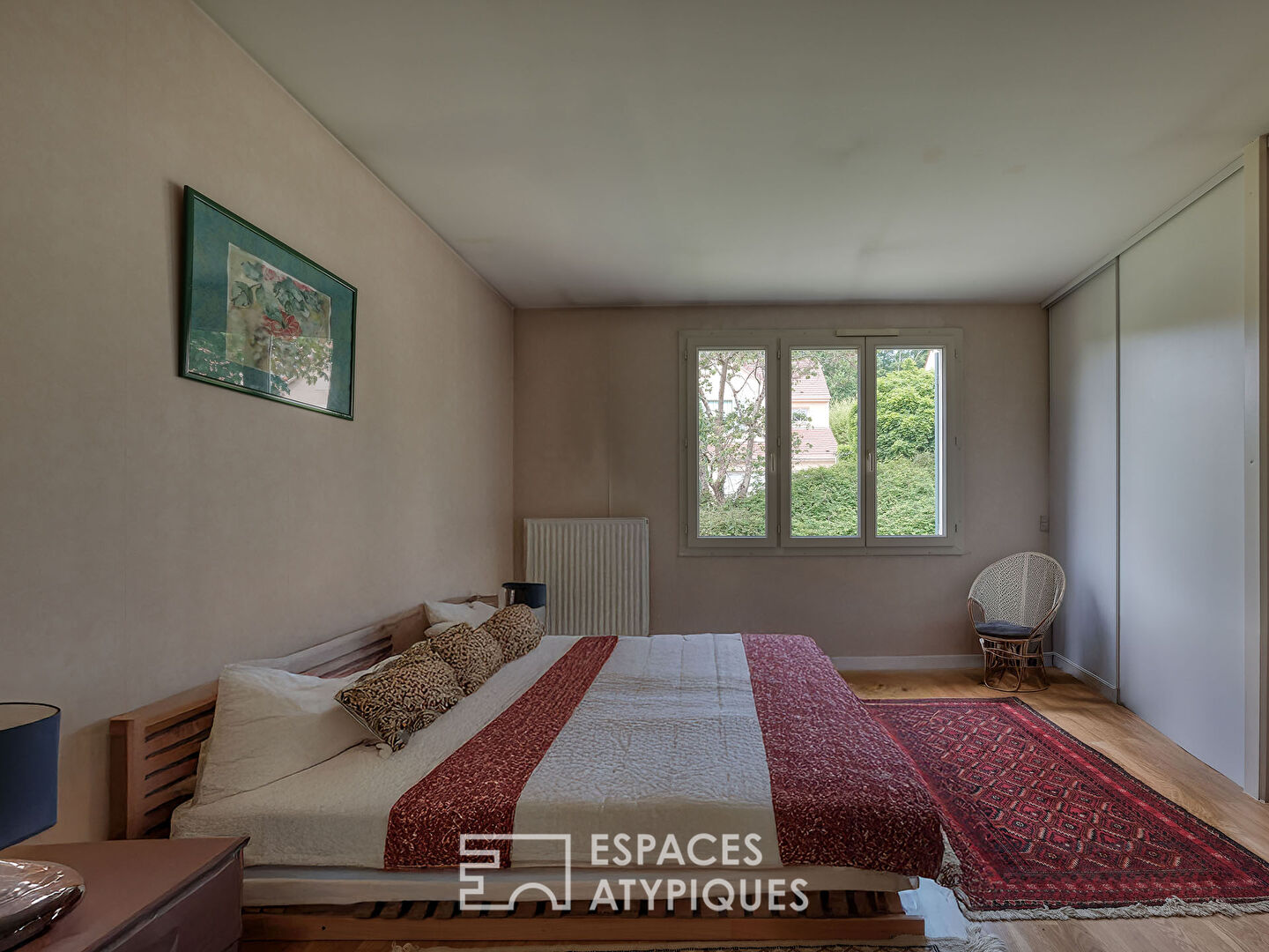 Maison familiale dans un domaine privé à Étiolles avec spa et jardin