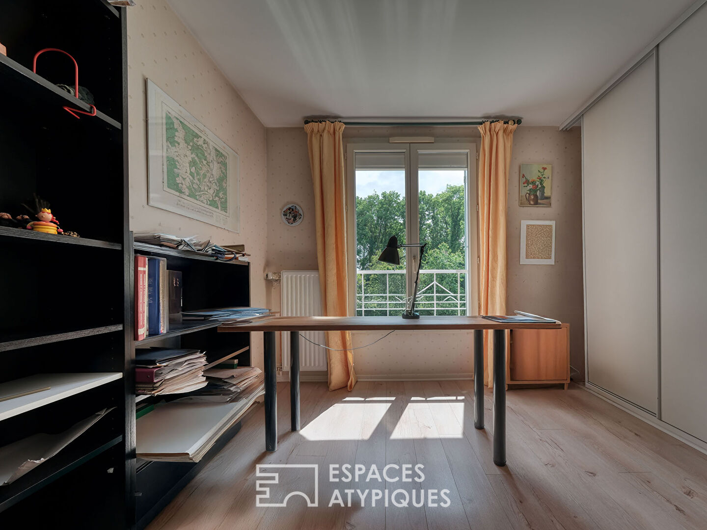 Maison familiale dans un domaine privé à Étiolles avec spa et jardin