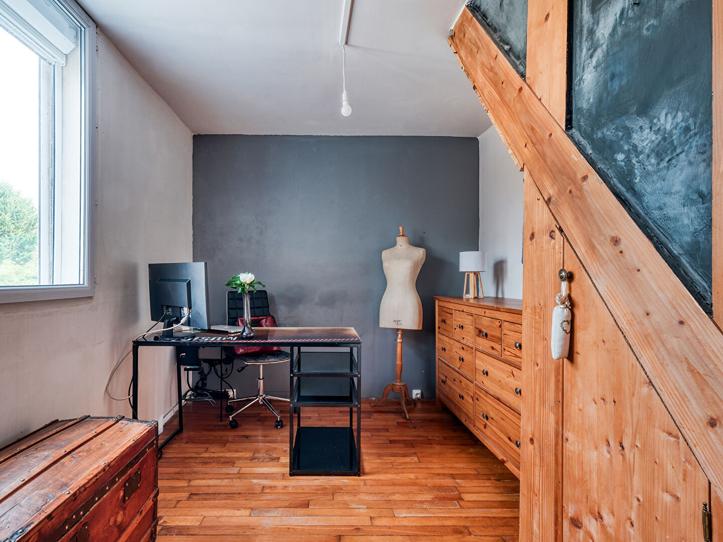 Maison en pierre avec jardin et studio indépendant.